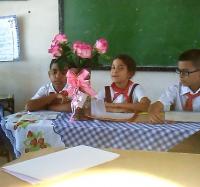 Discusión de Trabajos Prácticos sobre la asignatura de “Educación Cívica” en el Seminternado René Martínez Tamayo.